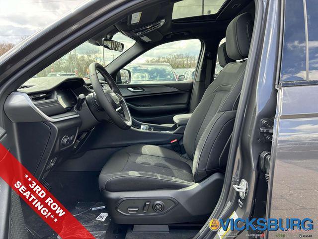 new 2025 Jeep Grand Cherokee L car, priced at $40,429