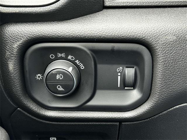 new 2025 Ram 1500 car, priced at $46,091