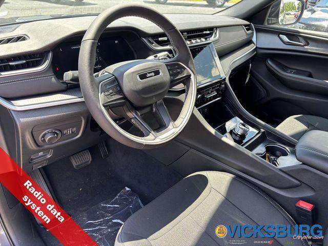 new 2025 Jeep Grand Cherokee L car, priced at $40,003