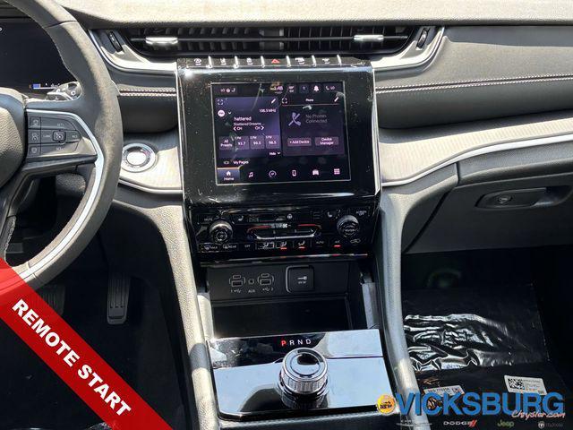 new 2025 Jeep Grand Cherokee L car, priced at $40,003