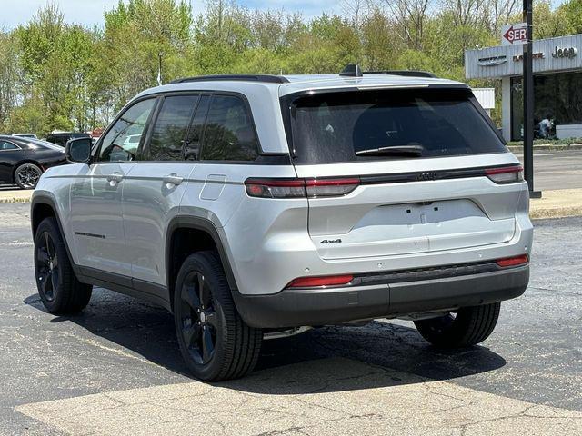 new 2025 Jeep Grand Cherokee car, priced at $42,155