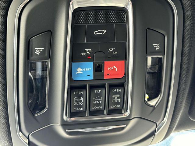 new 2025 Jeep Grand Cherokee car, priced at $49,276