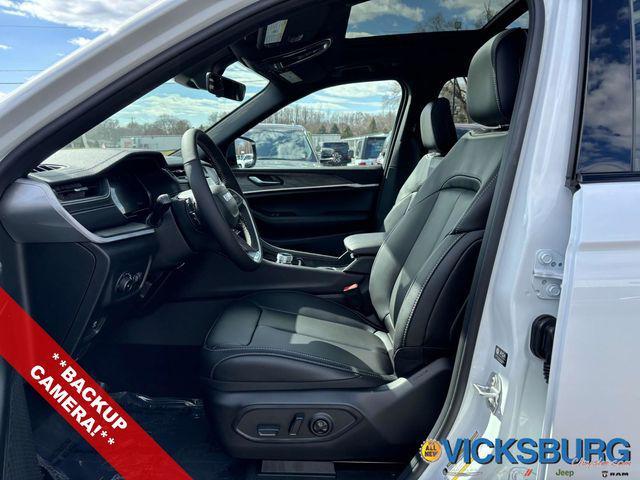 new 2025 Jeep Grand Cherokee car, priced at $46,276