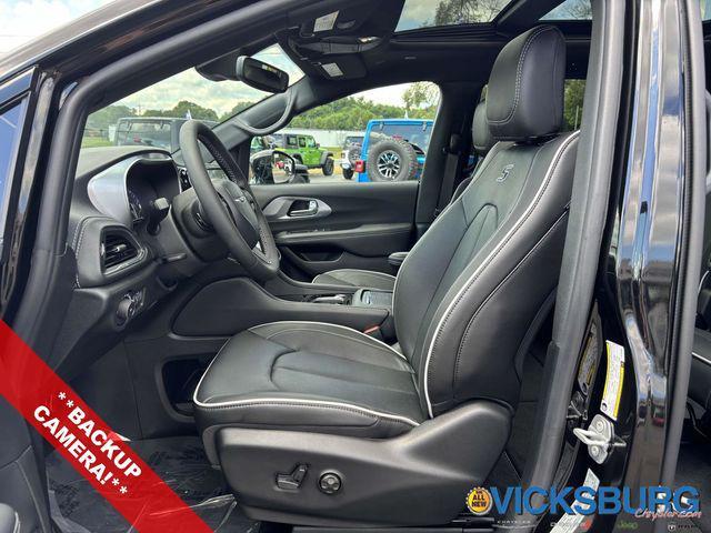 new 2026 Chrysler Pacifica car, priced at $48,907