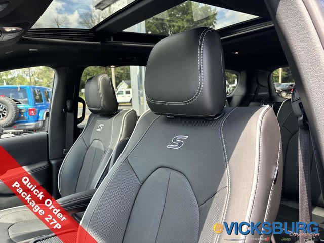 new 2026 Chrysler Pacifica car, priced at $48,907