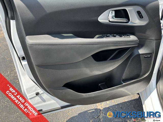 new 2025 Chrysler Pacifica car, priced at $54,569