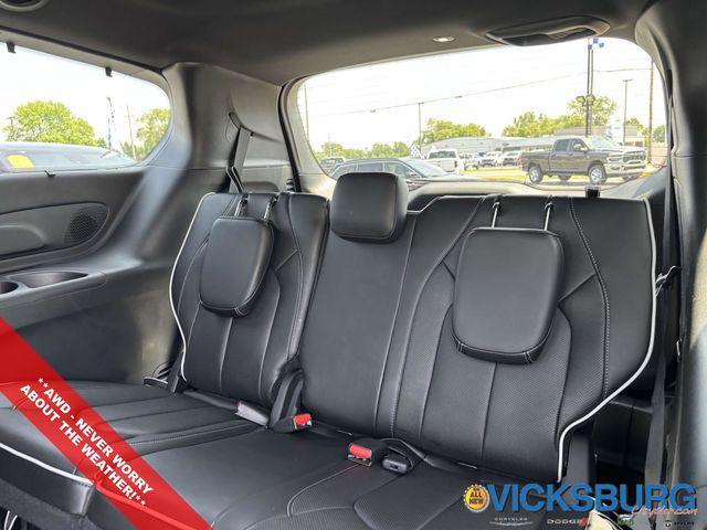new 2025 Chrysler Pacifica car, priced at $54,569