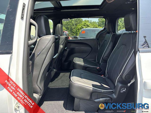 new 2025 Chrysler Pacifica car, priced at $54,569