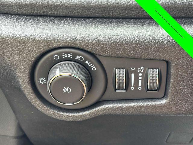 used 2021 Chrysler Pacifica car, priced at $25,186