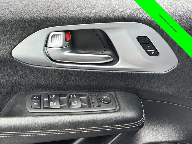 used 2021 Chrysler Pacifica car, priced at $25,186
