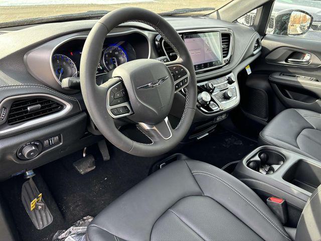 new 2025 Chrysler Pacifica car, priced at $42,232