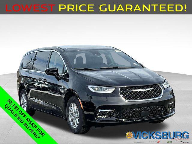 new 2025 Chrysler Pacifica car, priced at $42,232