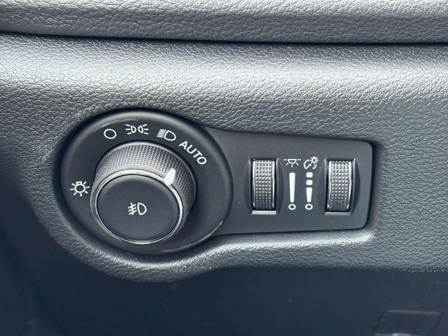 new 2025 Chrysler Pacifica car, priced at $42,232