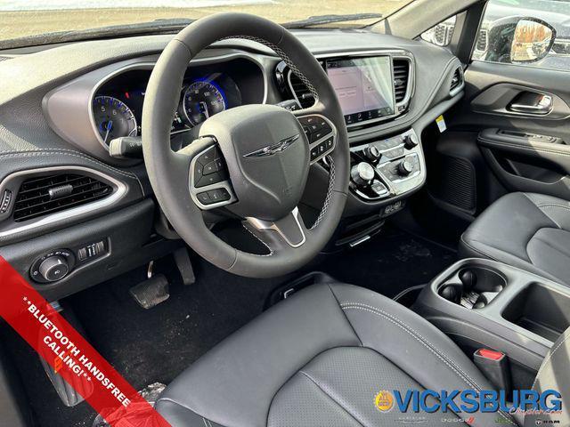 new 2025 Chrysler Pacifica car, priced at $42,232
