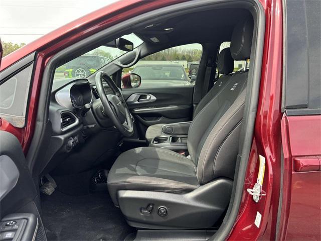 used 2020 Chrysler Pacifica car, priced at $19,865