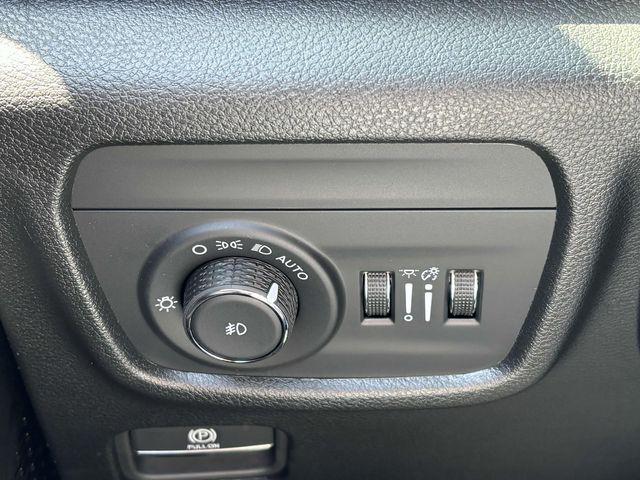 new 2025 Jeep Grand Cherokee car, priced at $47,941