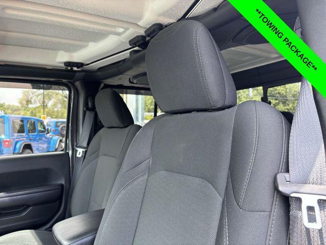 used 2021 Jeep Gladiator car, priced at $27,308