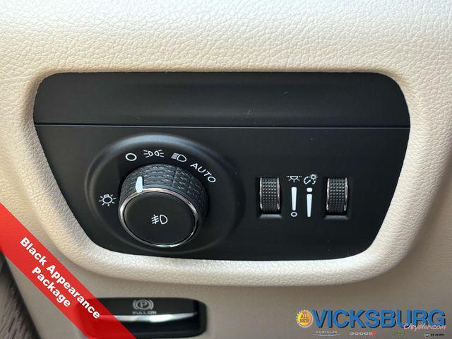 new 2025 Jeep Grand Cherokee car, priced at $46,171