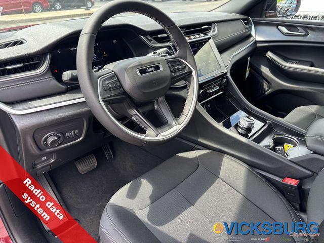 new 2025 Jeep Grand Cherokee L car, priced at $40,003