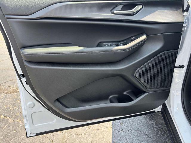 new 2025 Jeep Grand Cherokee car, priced at $46,135