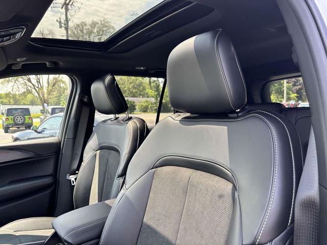 new 2025 Jeep Grand Cherokee car, priced at $46,135
