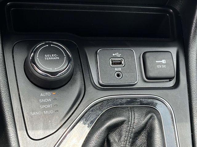 used 2019 Jeep Cherokee car, priced at $16,975
