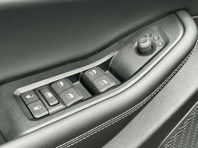 new 2025 Jeep Grand Cherokee car, priced at $38,772