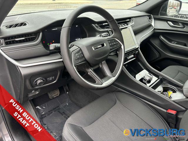 new 2025 Jeep Grand Cherokee car, priced at $37,272