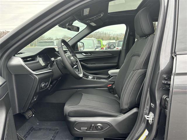 new 2025 Jeep Grand Cherokee car, priced at $41,170