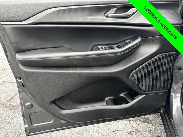 used 2023 Jeep Grand Cherokee car, priced at $32,175