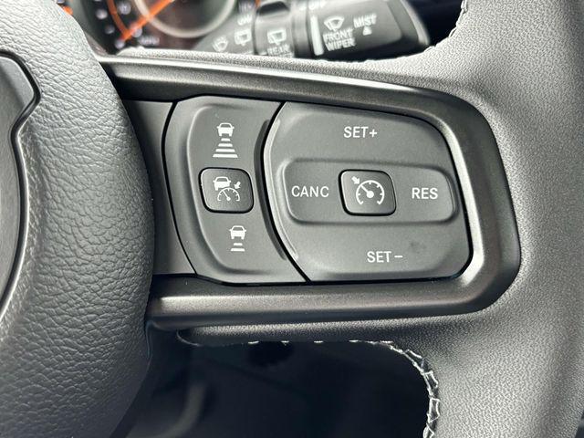 new 2025 Jeep Wrangler car, priced at $46,304