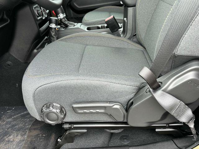 new 2025 Jeep Wrangler car, priced at $46,304