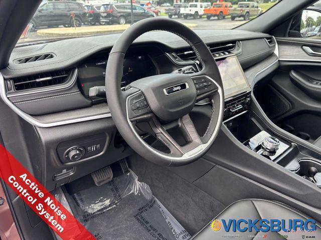 new 2025 Jeep Grand Cherokee car, priced at $44,146
