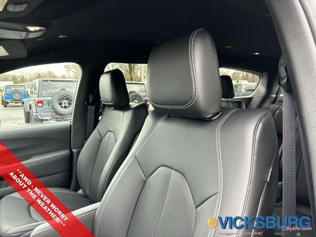 new 2025 Chrysler Pacifica car, priced at $41,132