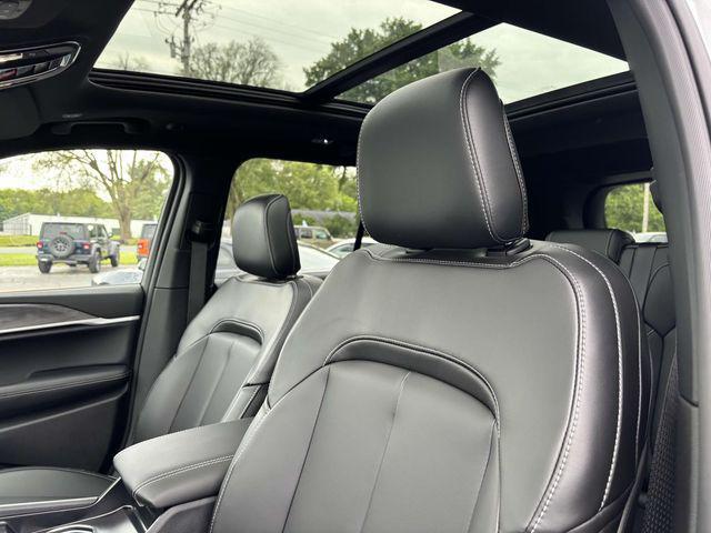 new 2025 Jeep Grand Cherokee car, priced at $48,141