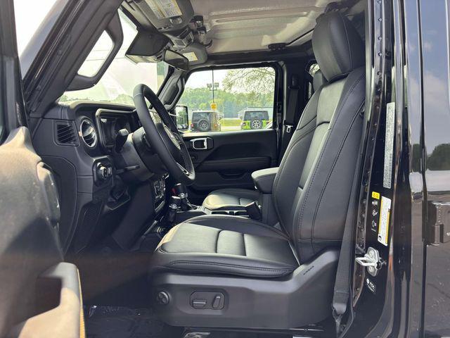 new 2025 Jeep Gladiator car, priced at $42,827
