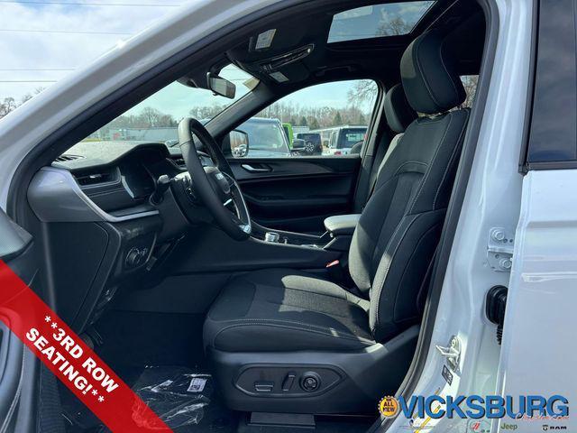 new 2025 Jeep Grand Cherokee L car, priced at $38,334