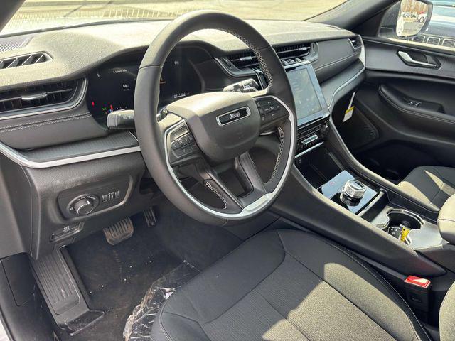 new 2025 Jeep Grand Cherokee L car, priced at $39,834
