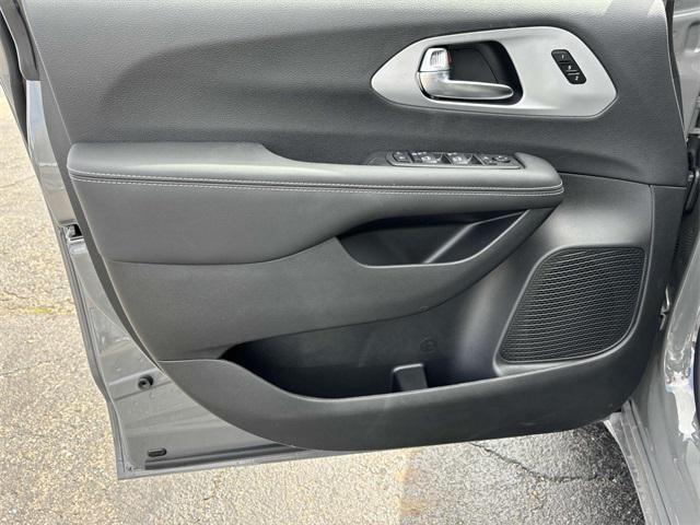new 2025 Chrysler Pacifica car, priced at $50,735