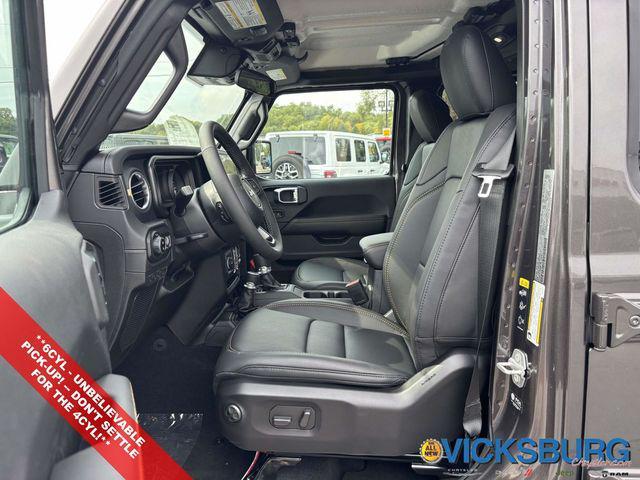 new 2025 Jeep Gladiator car, priced at $44,776