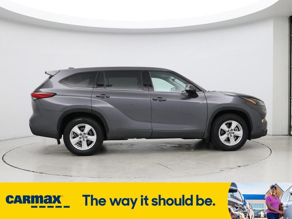 used 2022 Toyota Highlander car, priced at $35,998