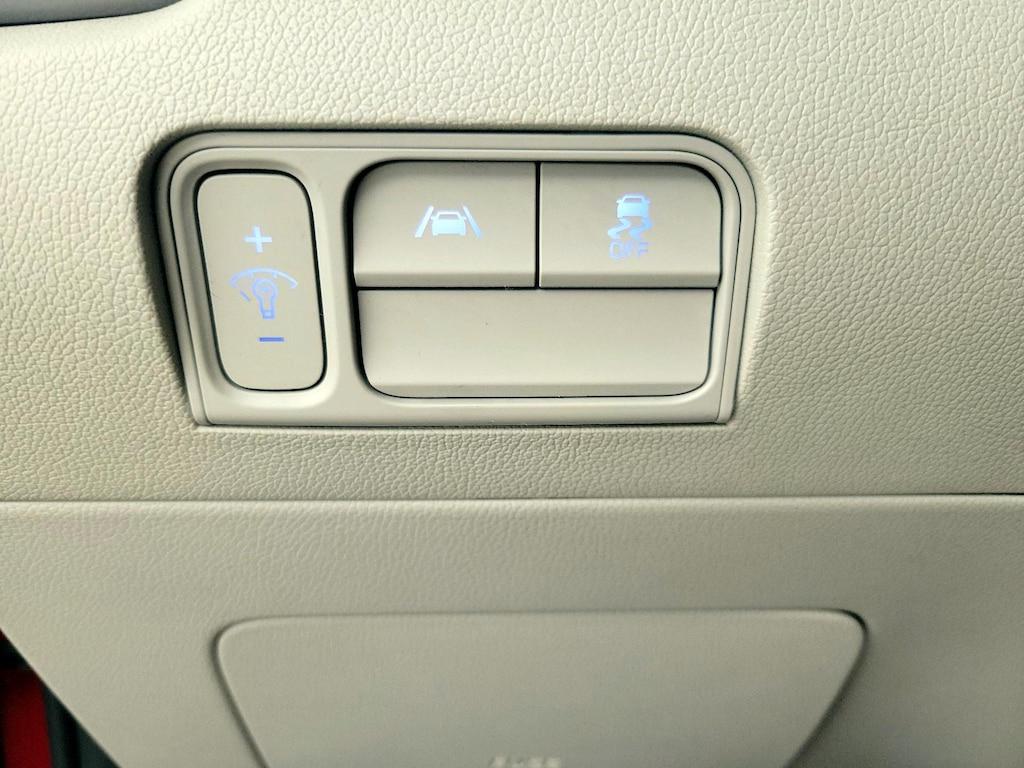 used 2022 Kia Sorento Hybrid car, priced at $29,998