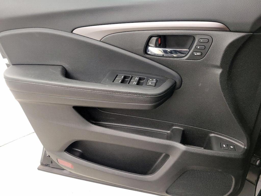 used 2022 Honda Pilot car, priced at $32,998
