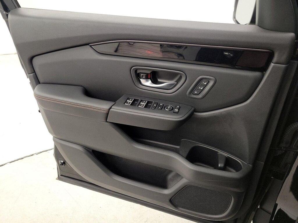 used 2023 Honda Pilot car, priced at $45,998