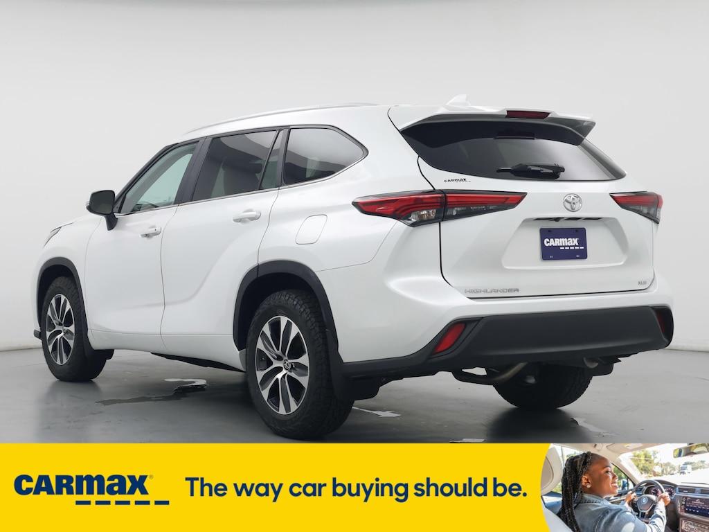 used 2023 Toyota Highlander car, priced at $40,998