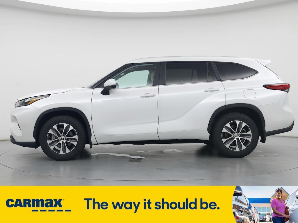 used 2023 Toyota Highlander car, priced at $40,998