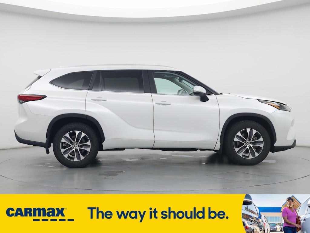 used 2023 Toyota Highlander car, priced at $40,998