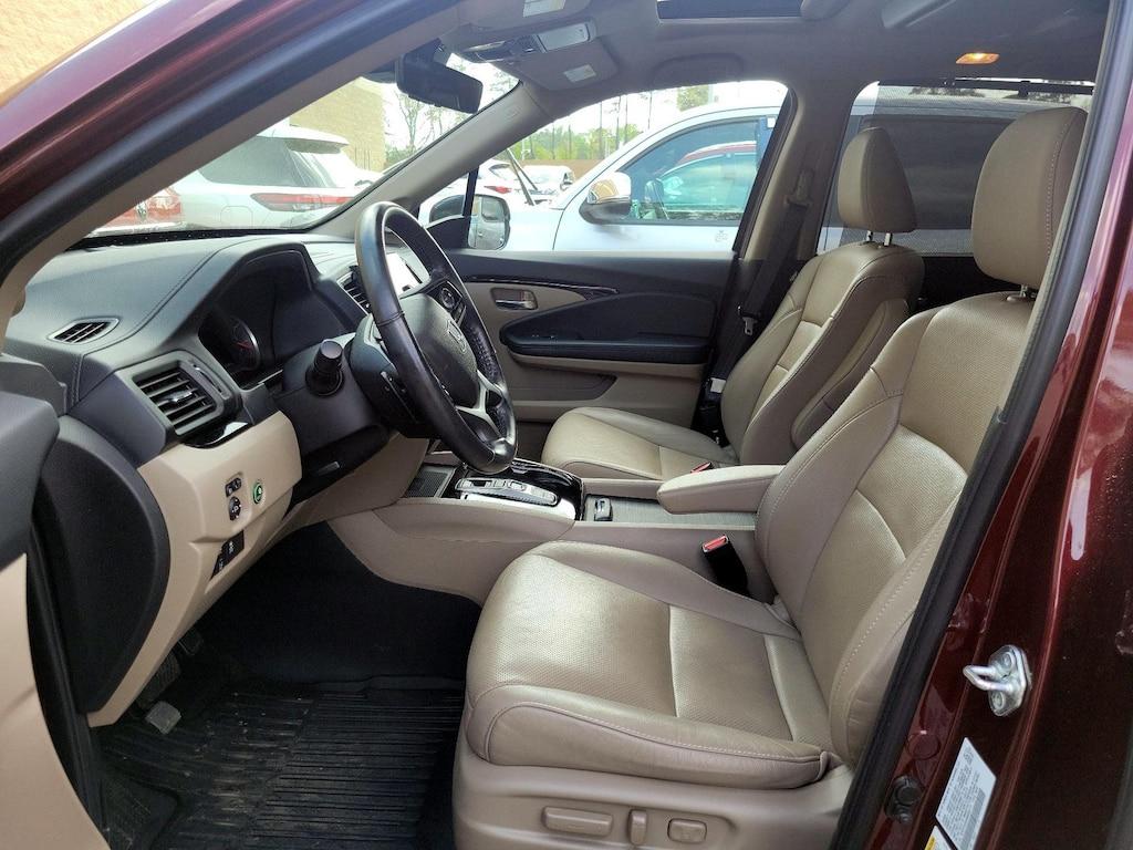 used 2021 Honda Pilot car, priced at $33,998