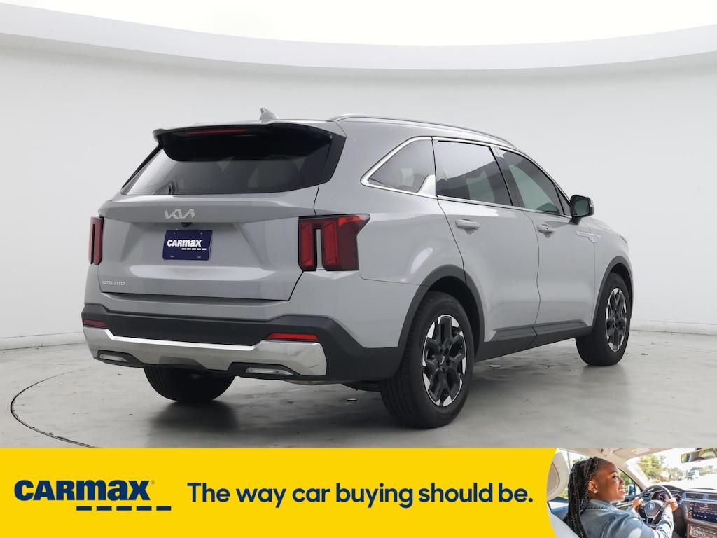 used 2025 Kia Sorento car, priced at $37,998