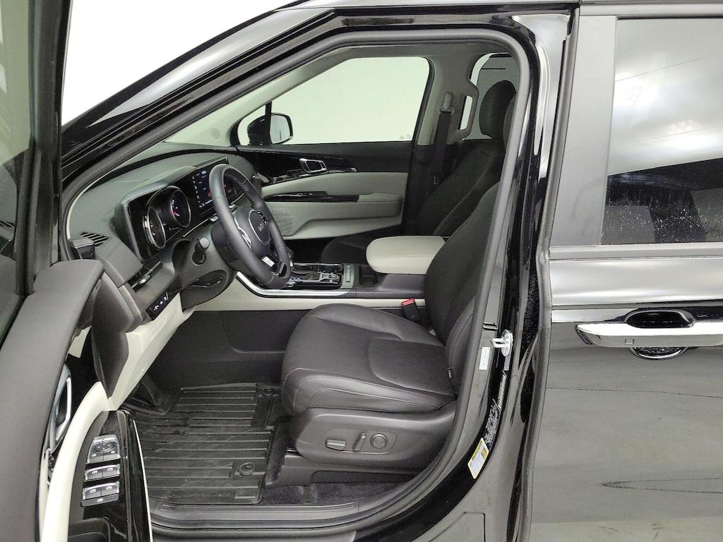 used 2024 Kia Carnival car, priced at $38,998